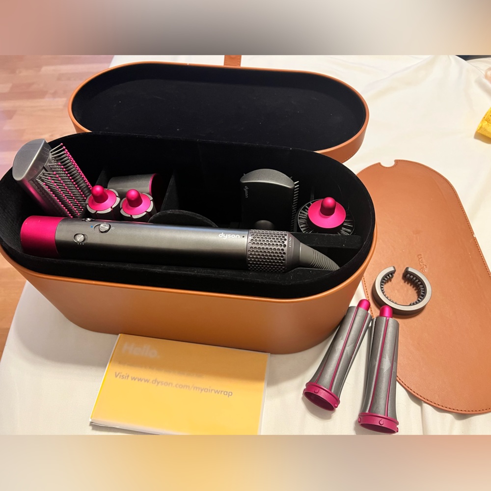 Great condition Dyson air wrap